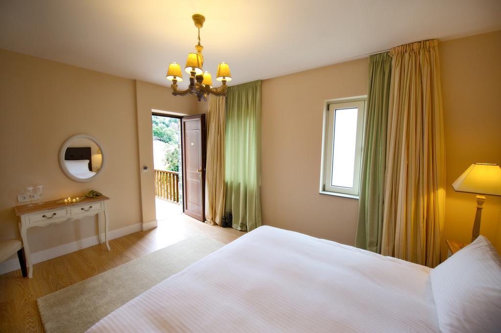 Mir Boutique Hotel อิโออันนินา ภายนอก รูปภาพ