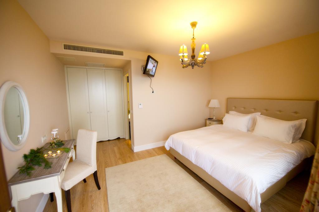Mir Boutique Hotel อิโออันนินา ภายนอก รูปภาพ
