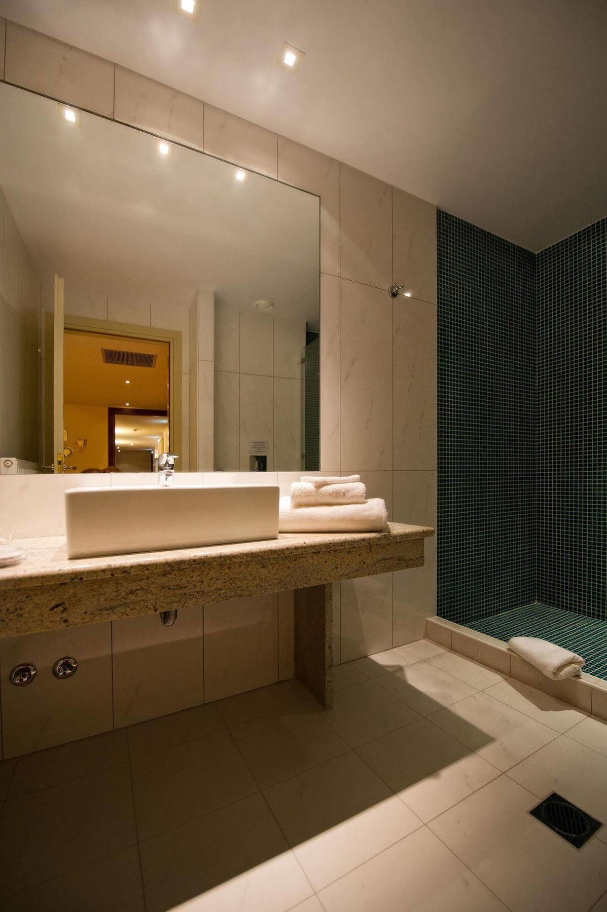 Mir Boutique Hotel อิโออันนินา ภายนอก รูปภาพ