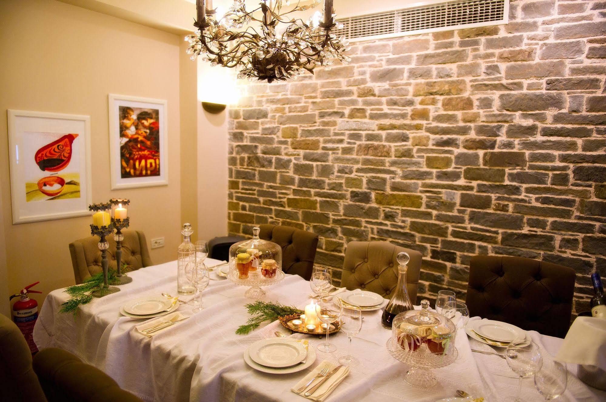 Mir Boutique Hotel อิโออันนินา ภายนอก รูปภาพ